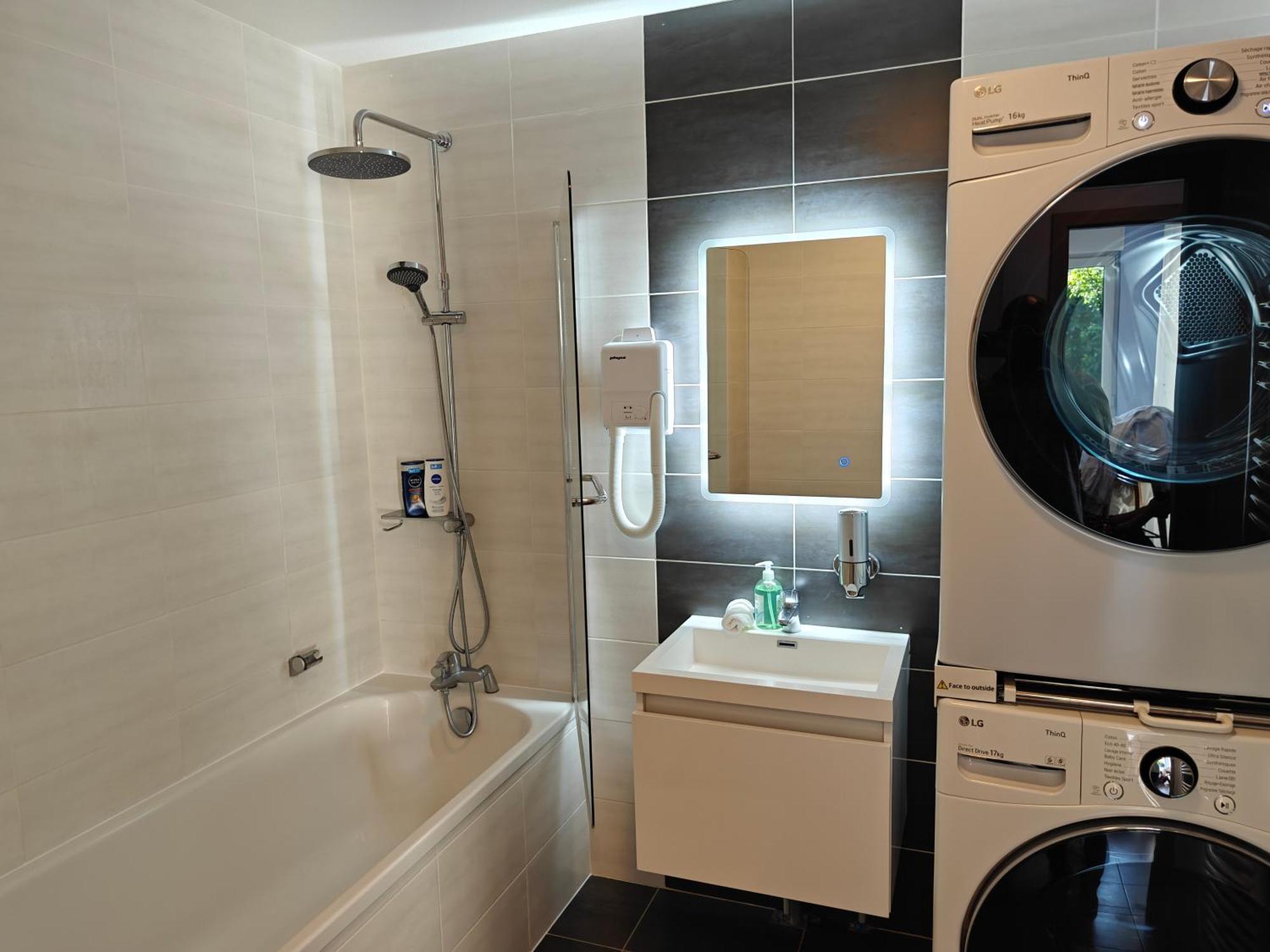 Charming Apartment With Garden, Free Parking Near Basel, Airport, Ger'Many, France, サン・ルイ エクステリア 写真
